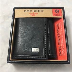 Dockers Trifold Wallet Black